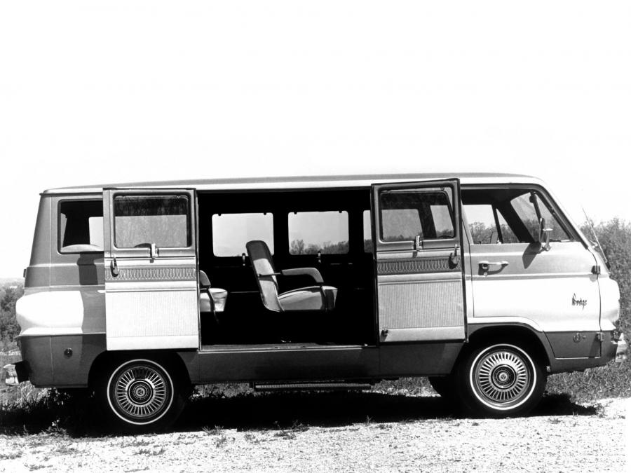  Dodge A-108 Custom Sportsman 1967 года  (фото 2 из 2)